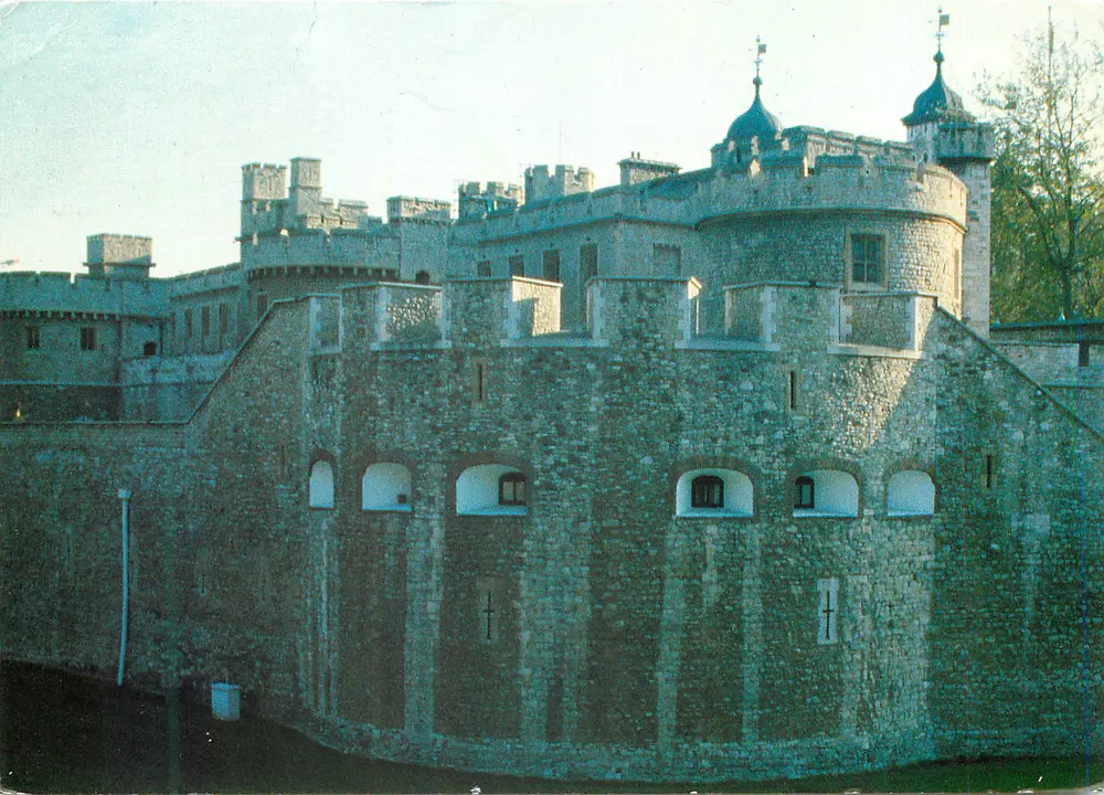 A Torre de Londres — vista do noroeste — editor James Bartholomew, n°005 - Frente