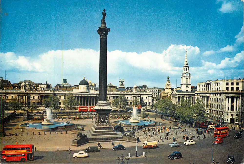 Trafalgar Square — Coluna de Nelson e Igreja de St Martin-in-the-Fields — J. Arthur Dixon Ltd, n° 957 - Frente