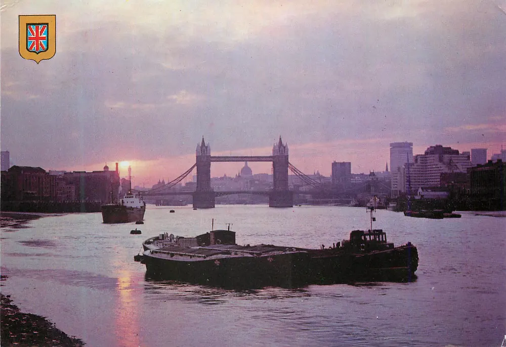 Tower Bridge — Londen — Golden Shield - Voorkant