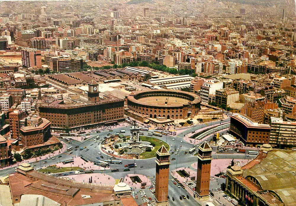 Barcelona — vista aérea da praça da Espanha — editor FABREGAT n°56 - Frente