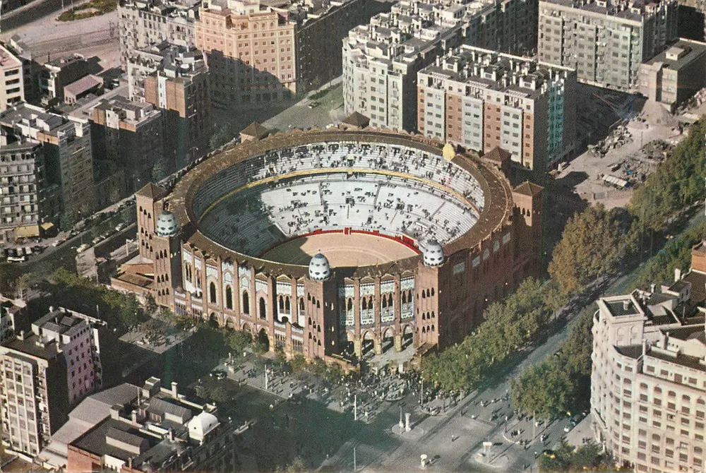 Barcelona - Plaza de Toros Monumental — editor G. Costa, n° 223 - Frente