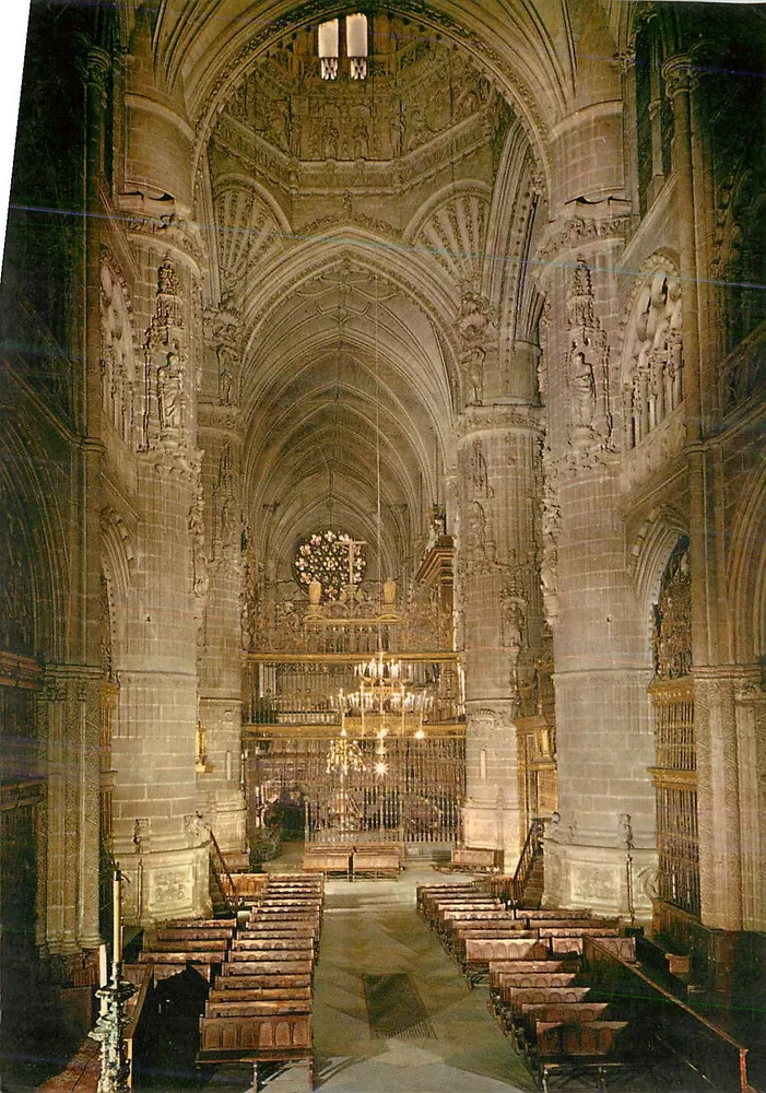 Burgos. Catedral — Nave Mayor. Vista geral — Postales Escudo de Oro, N° 55 - Frente