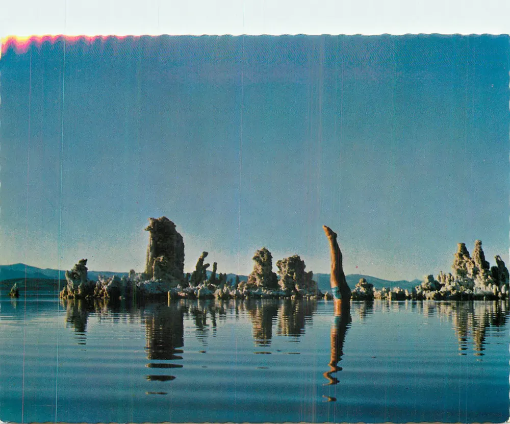 Formações de tufos — lago Mono — fotografia de Hipgnosis — 1975 - Frente