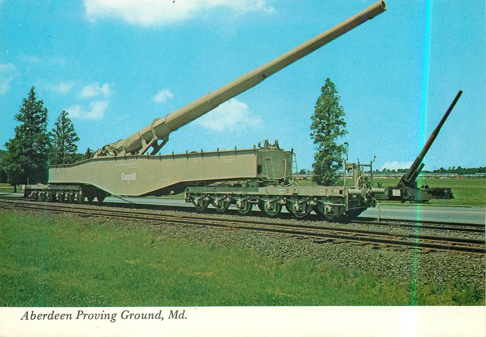 Aberdeen Proving Ground, Md. — Canon allemand capturé et canon atomique américain — Publ. by D. E. Trumb, Balt. Md. - Recto