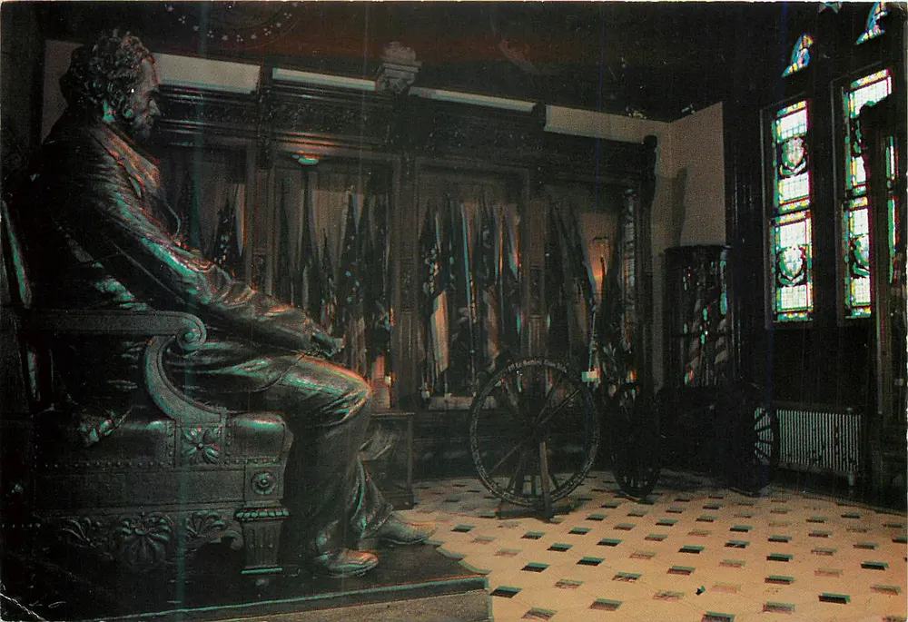 Gestellte Generalsstatue — Hall of Flags, Hartford, Connecticut — The Color Studio, Nr. HTFD 18 - Vorderseite