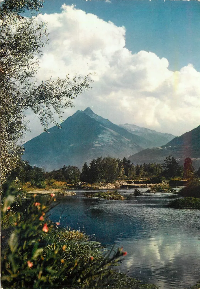 Die Pyrenäen — Argeles-Gazost (2141 m.) und der Gave — Editions Modernes & Théojac - Vorderseite