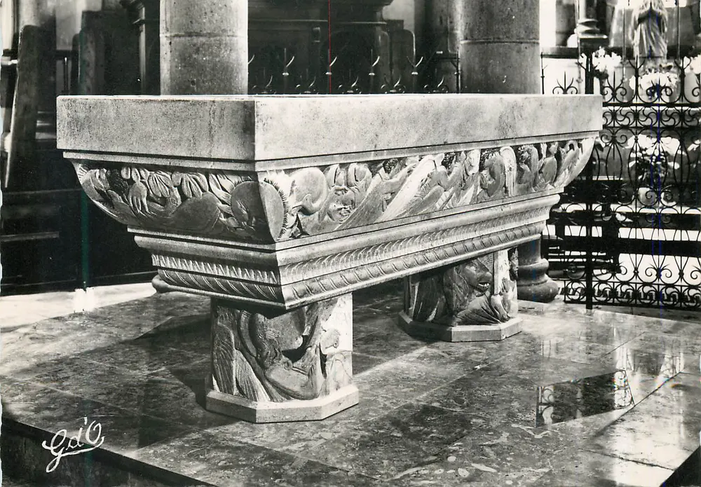 Altar der Kirche von La Bourboule — Meisteraltar von Charlier (1952) — G-d'O - Vorderseite