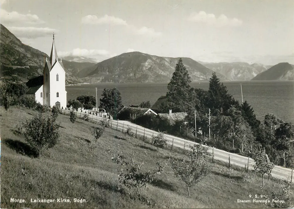 Igreja de Leikanger, Sogn — Noruega — editor Harstad's Forlag - Frente