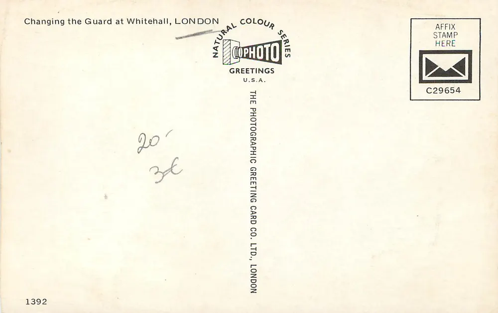 Mudança da guarda em Whitehall, LONDRES — Série de Cores Naturais — The Photographic Greeting Card Co. Ltd., Londres, n° 1392 - Verso