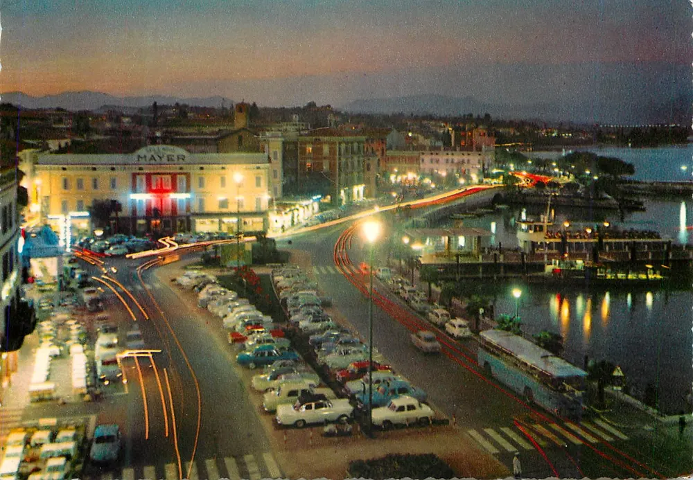 Vue nocturne de Desenzano - Hôtel Mayer — éditeur non visible - Frente