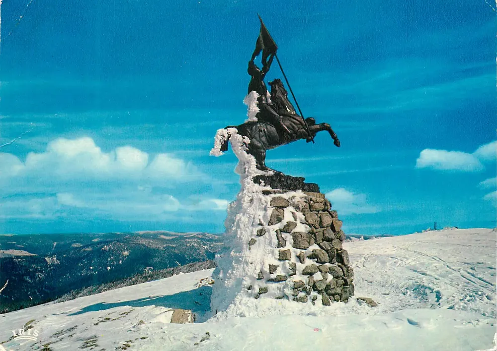 Balão da Alsácia — Estátua de Joana d'Arc — Edições Hachette - Frente