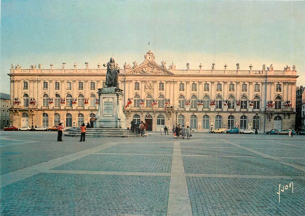 Nancy — Die Statue des Königs Stanislas und das Rathaus — Éditions Jean-Jaures - Vorderseite