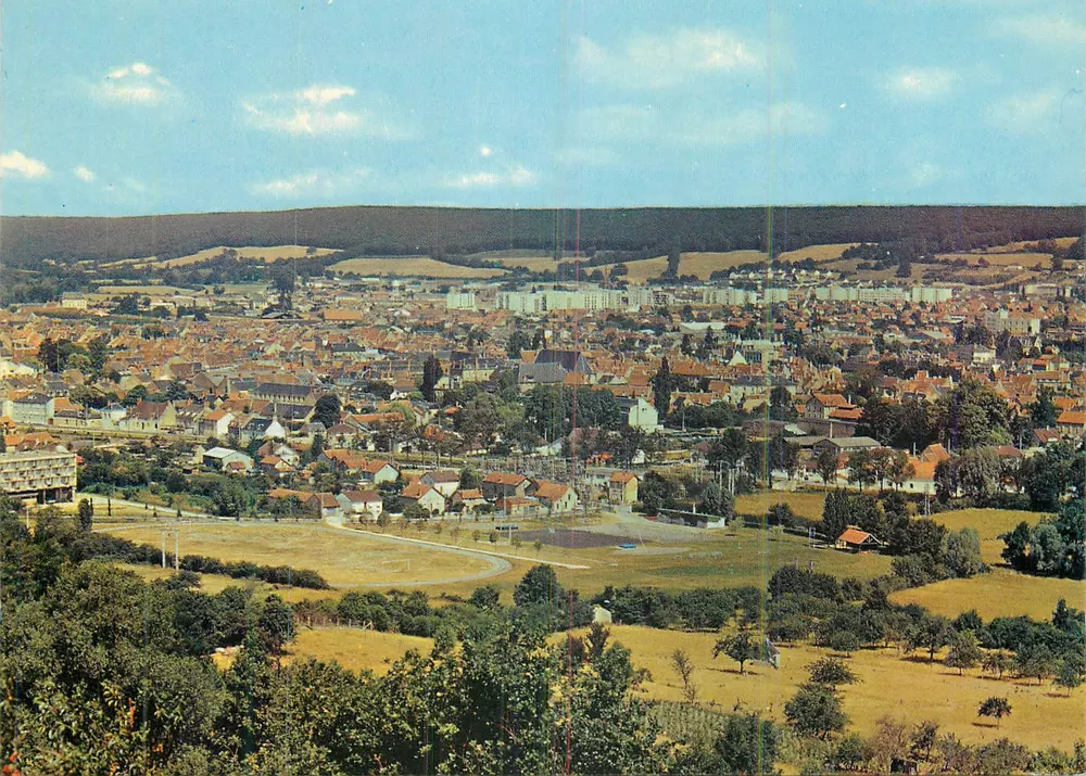 Saint-Amand-Montrond (Cher) — Vista geral — Les Éditions Nivernaises, n° 15.782 - Frente