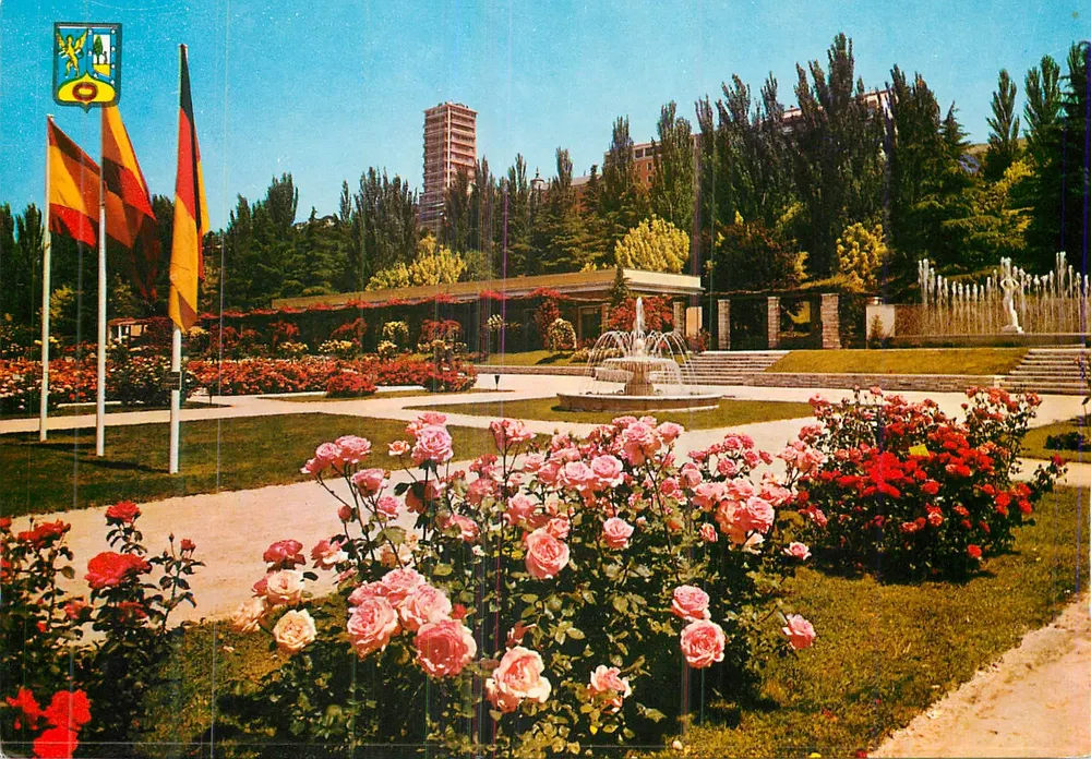 Parque do Oeste - Rosaleda — Madrid — Edições DOMINGUEZ, n°32 - Frente