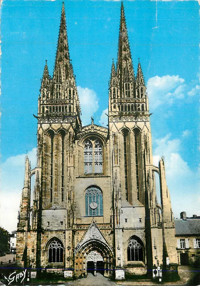 Cathédrale Saint-Corentin — Quimper (Finistère) — Éditions Artaud Père & Fils, n°17 - Recto