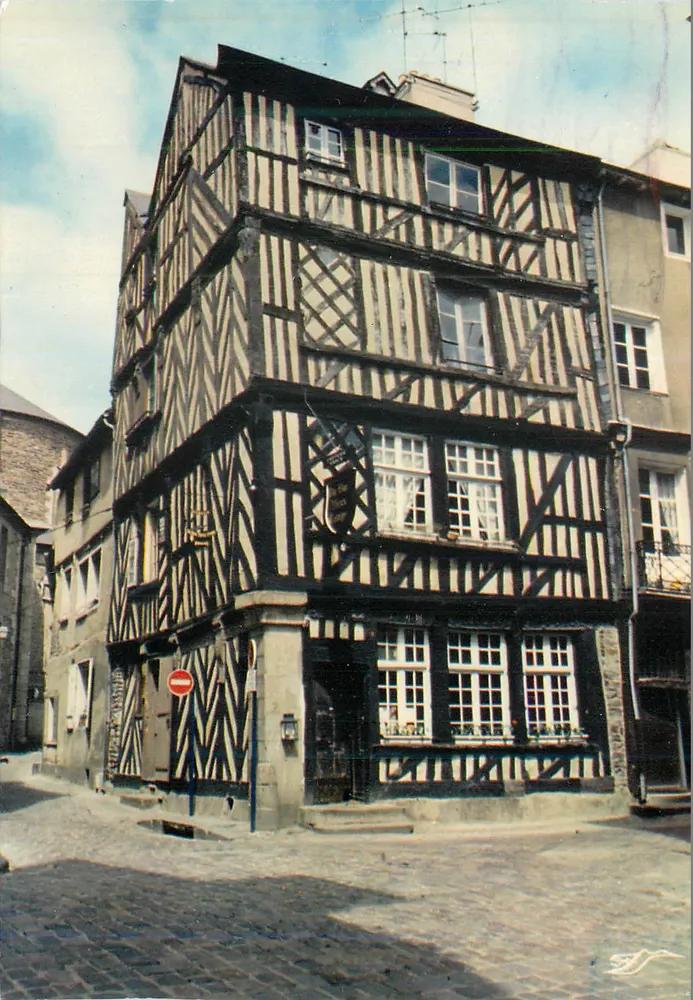 Casa de madeira e pedra — Rennes (nome bretão ROAZHON) — S.A.D. Impressor - Frente