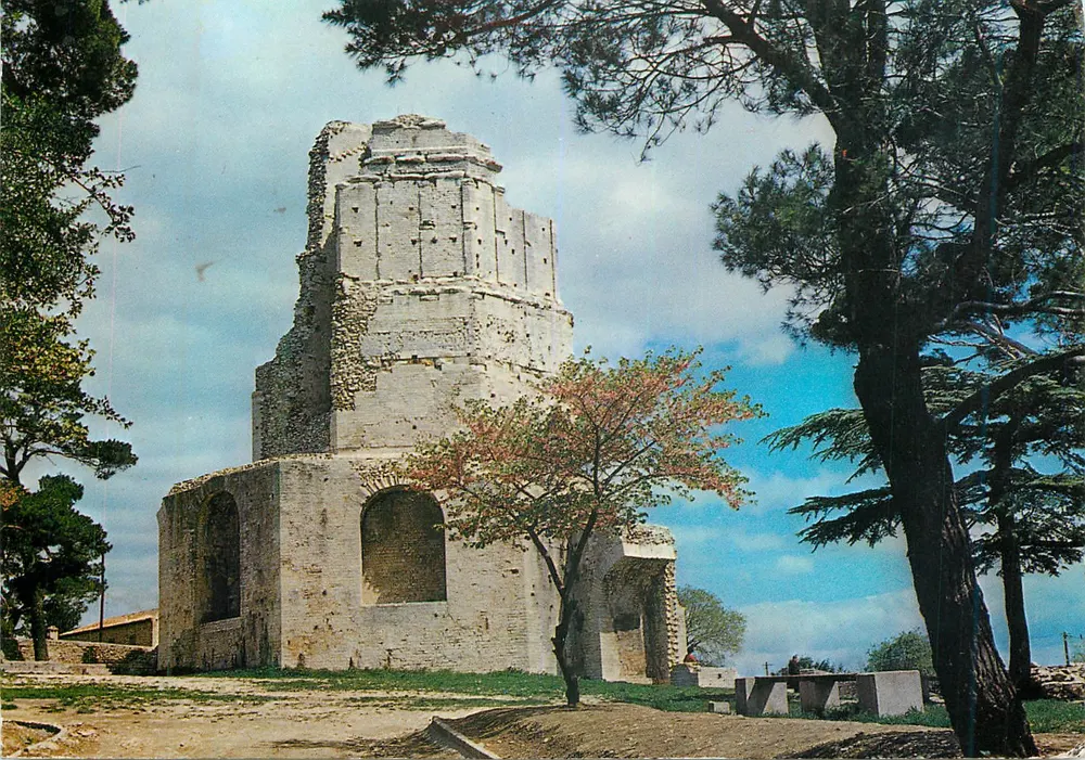 A Torre Magne — Jardim da Fontaine — Nîmes — Éditions de France - Frente