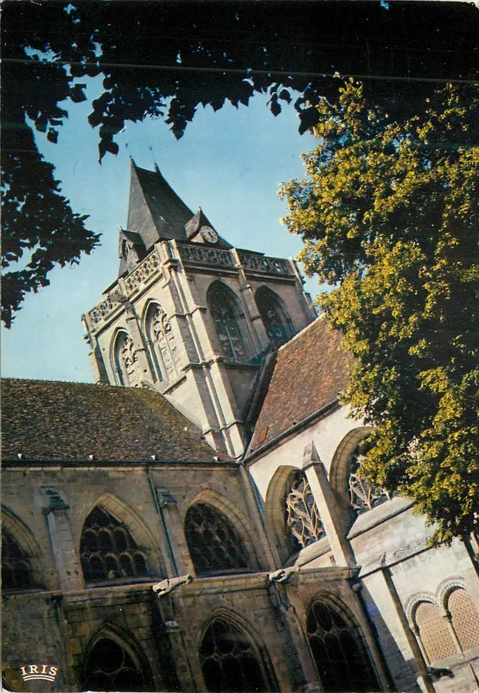 Igreja de Saint-Taurin — antiga abadia fundada em 1026 — Éditions Diplôme - Frente