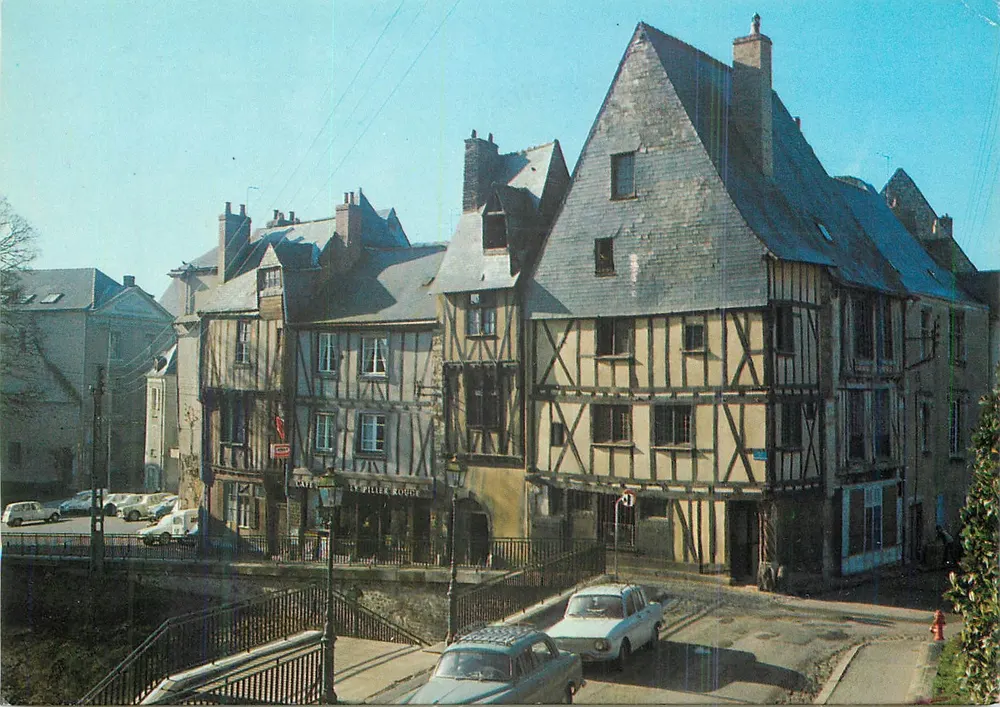 Le Mans, Vieilles maisons du Pilier Rouge (XVIe s.) — Éditions Jipé-Maison Georget - Recto