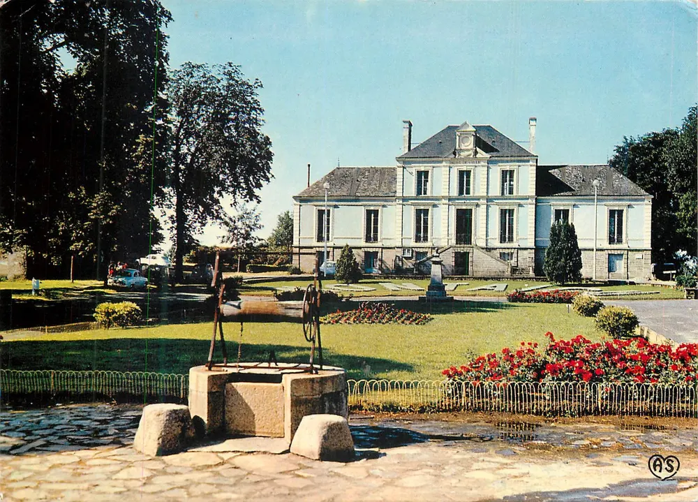 Montaigu (Vendée) — Das Rathaus und seine Gärten — ARNAUD Frères, Verlage - Vorderseite