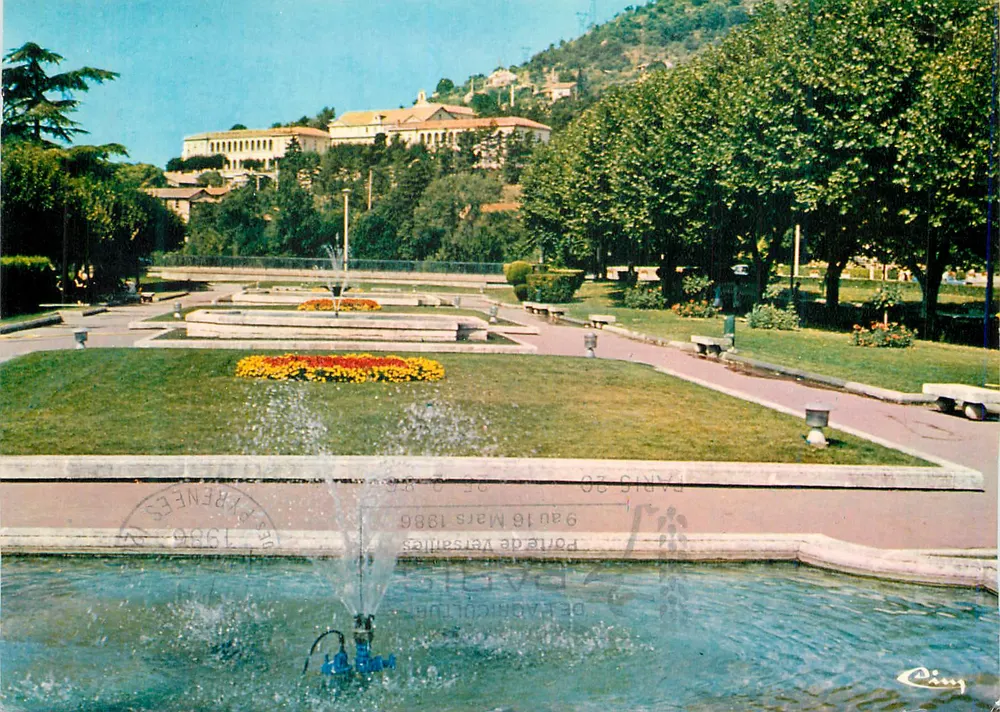 Porte de Versailles — Jardins de Digne-les-Bains — Éditeur : Digne R.P. (verso) - Recto