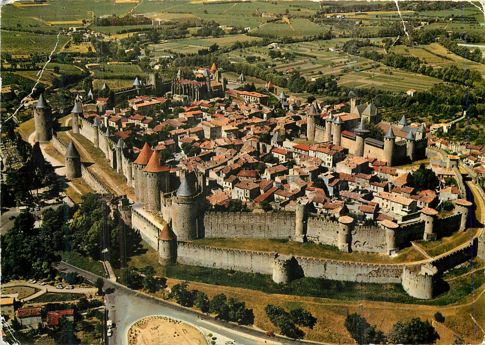 Carcassonne — Allgemeiner Blick von einem Flugzeug auf die mittelalterliche Stadt — Editions 'SL' - 69100 Villeurbanne - Vorderseite