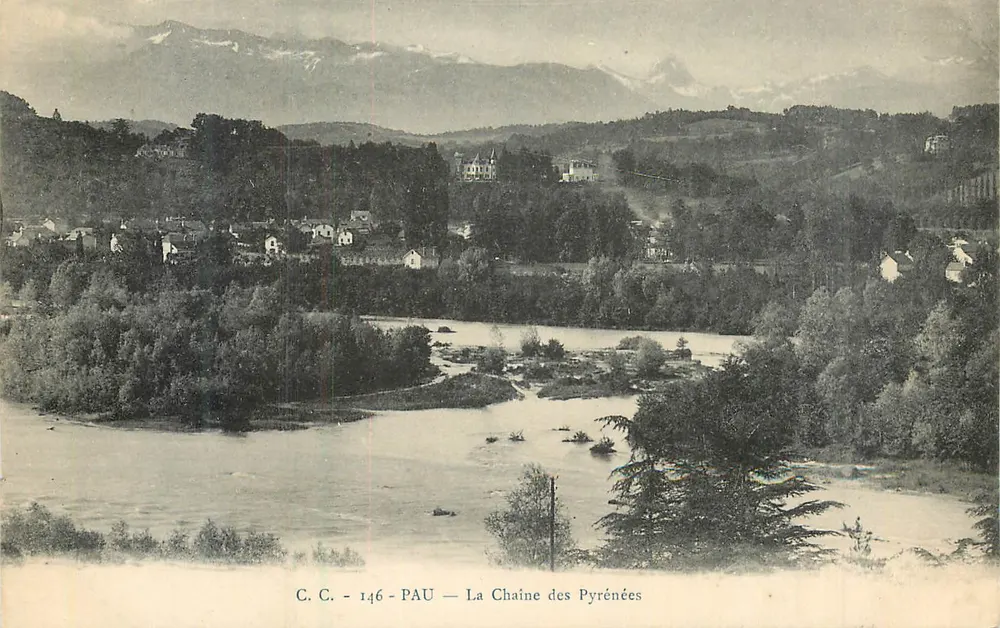 A Cadeia dos Pirineus — Pau — C.C. 146 - Frente