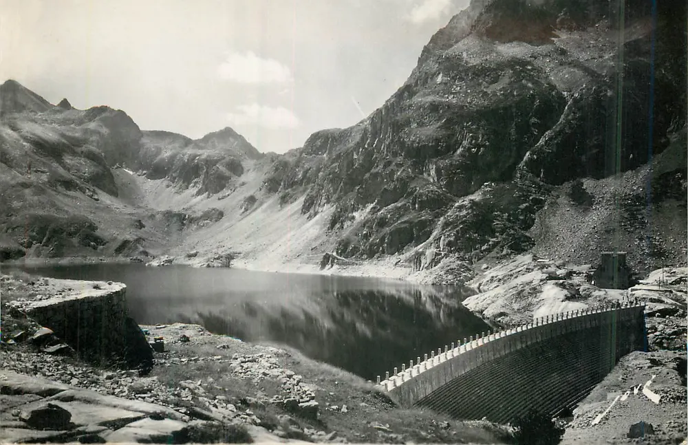 Lago d'Artouste — seu barragem (1.964m) — Edições JOVÉ, Pau (B.P.) - Frente