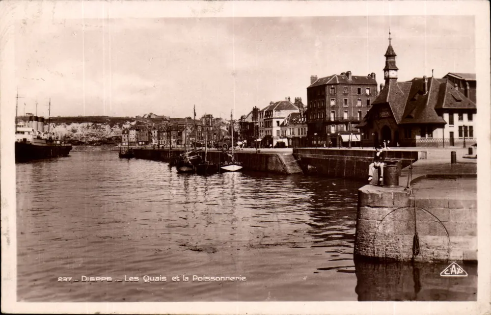 Dieppe — Los Muelles y la Pesquería — C.A.A. n°237 - Anverso
