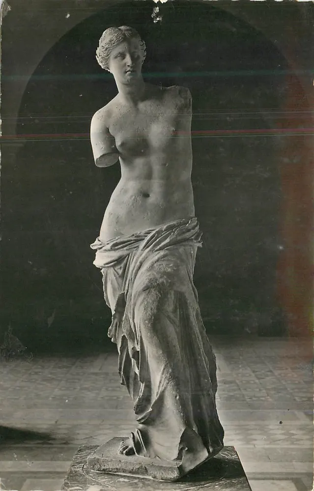 Vénus de Milo — statue dans un hall à arcade — éditeur G. Cie Veritable, n° 101 - Frente