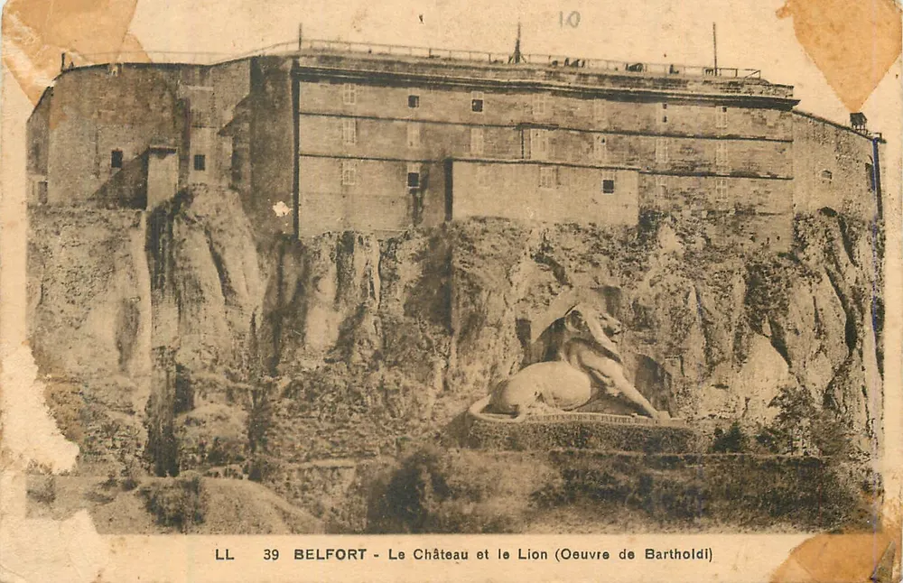 Belfort — Das Schloss und der Löwe (Werk von Bartholdi) - Vorderseite