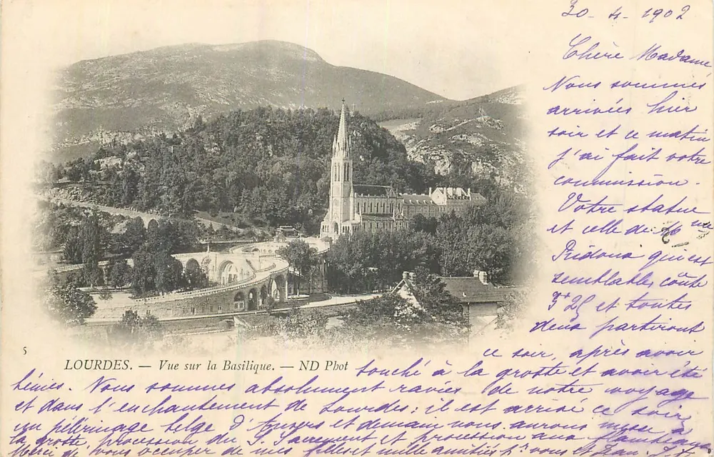 LOURDES — Vue sur la Basilique — ND Phot - Recto