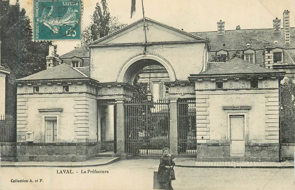 Lavae - A Prefeitura — Coleção A. e P. - Frente