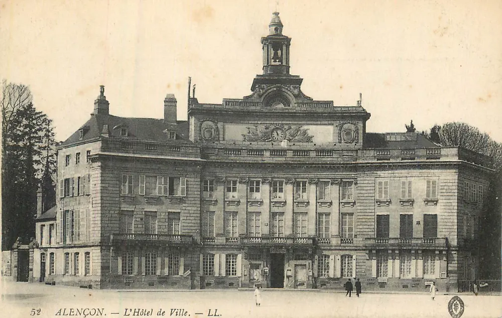 Alençon — O Hotel de Ville — LL. - Frente