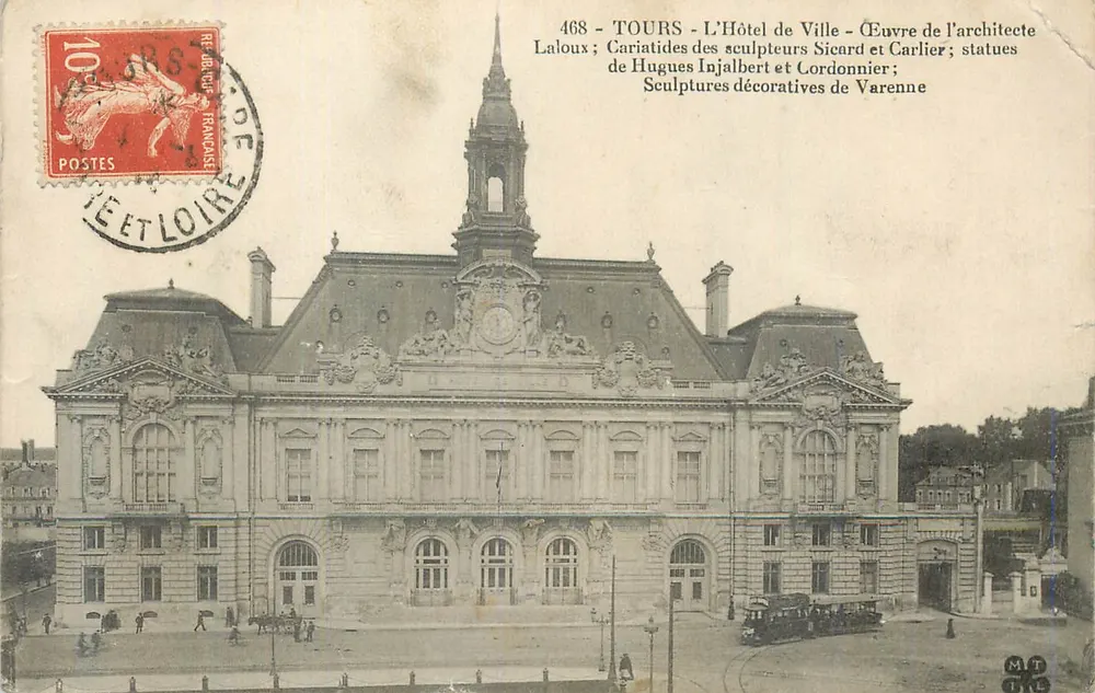 Tours - L'Hôtel de Ville - Œuvre de l'architecte Laloux ; Cariatides des sculpteurs Sicard et Carlier ; statues de Hugues Injalbert et Cordonnier - Recto