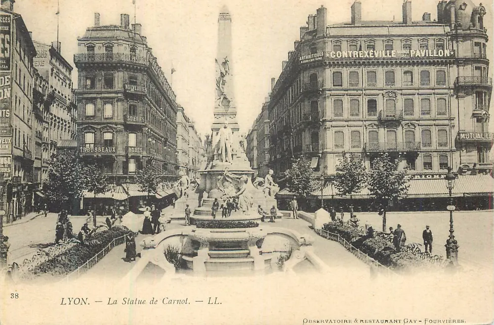 LYON — A Estátua de Carnot — LL. - Frente