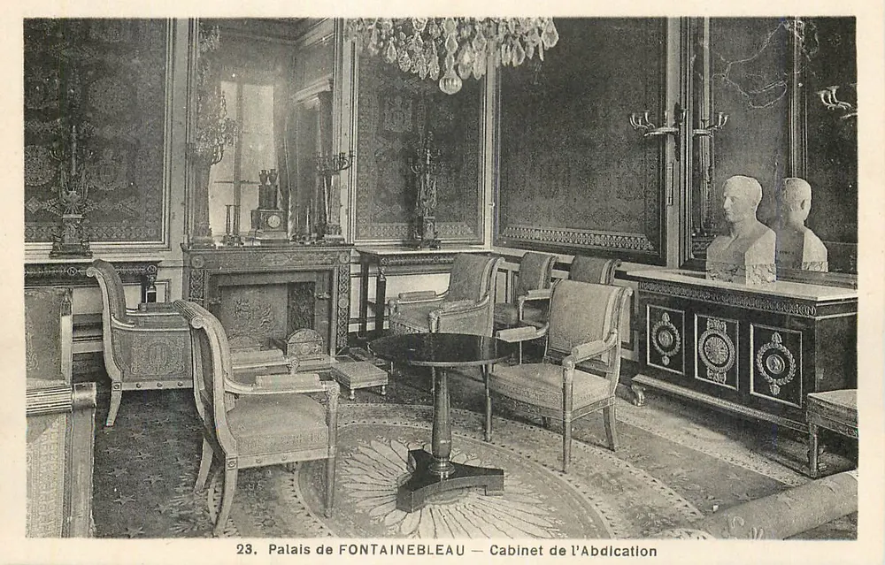 Palácio de FONTAINEBLEAU — Gabinete da Abdicação — n°28 - Frente