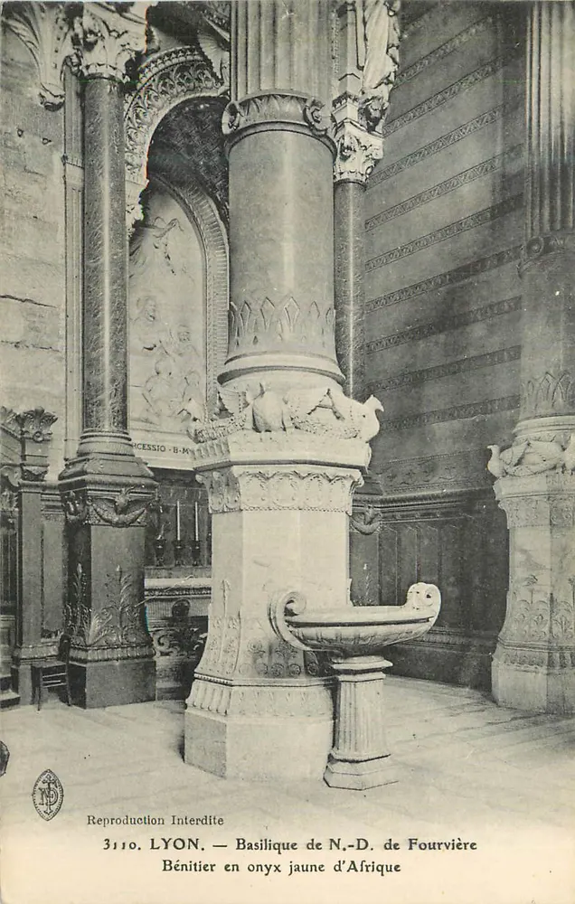 Basilika N.-D. von Fourvière — Font aus gelbem afrikanischem Onyx — Lyon - Vorderseite