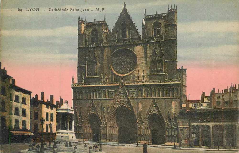 LYON — Catedral de São João — M.F. — n°69 - Frente