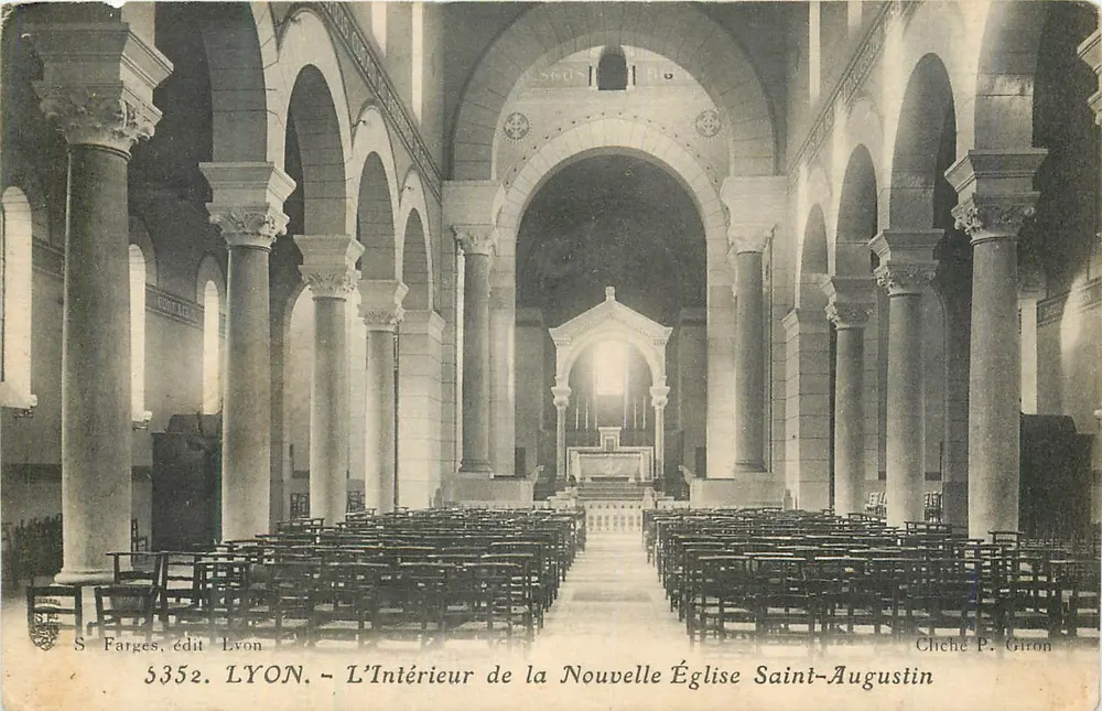 Innenraum der neuen Kirche Saint-Augustin — Lyon — S. Farges, Verlag Lyon, n° 5352 - Vorderseite