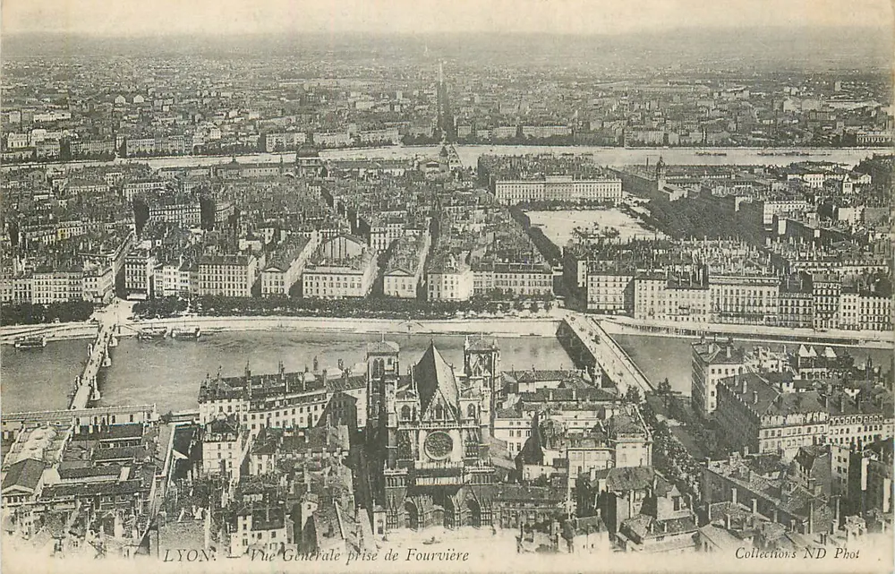 LYON — Visão Geral tirada de Fourvière — Coleção ND Fot - Frente