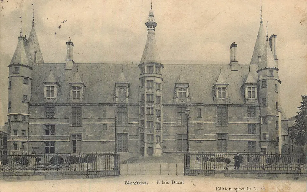 Nevers - Palácio Ducal — Edição especial N. G. - Frente