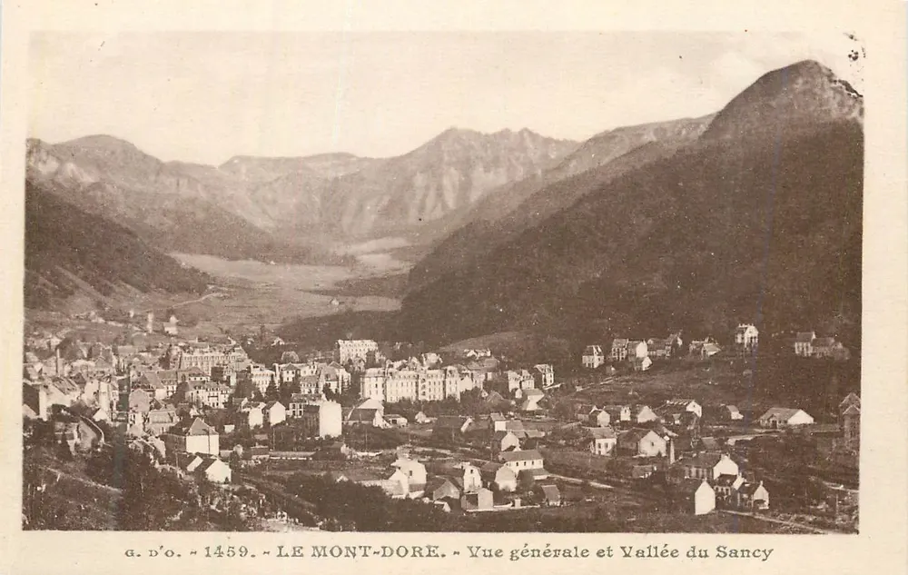 Le Mont-Dore — Vista geral e Vale do Sancy — J. Gouttefange, Olliergues (P.-de-D.) - Frente