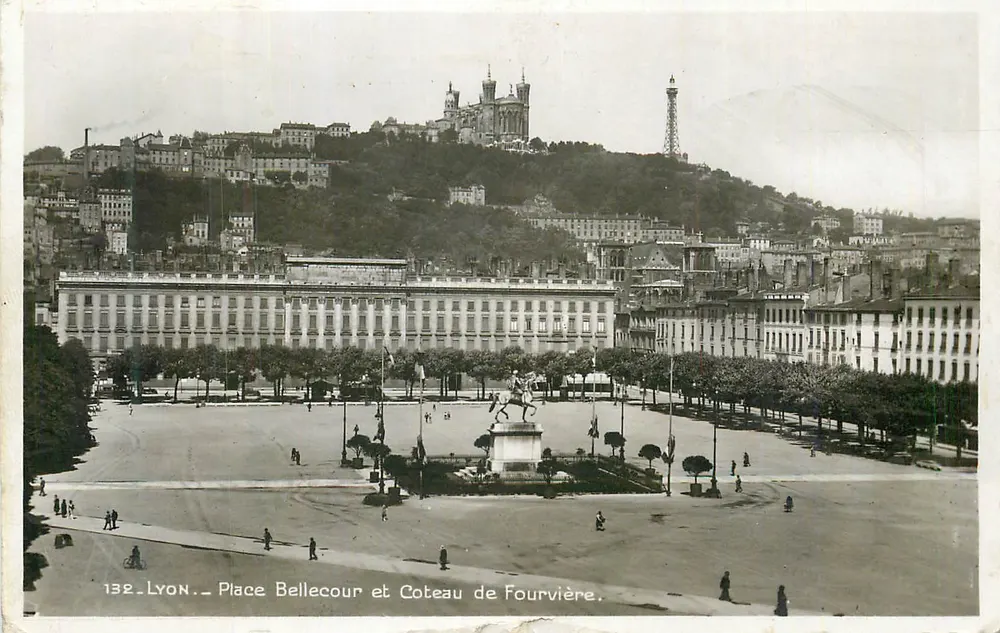 Lyon — Bellecour-Platz und Fourvière-Hügel — Edition La Cigogne - Vorderseite