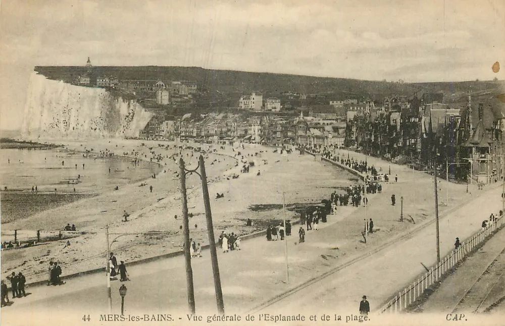 MERS-les-BAINS — Vue générale de l'Esplanade et de la plage — CAP. n°44 - Recto