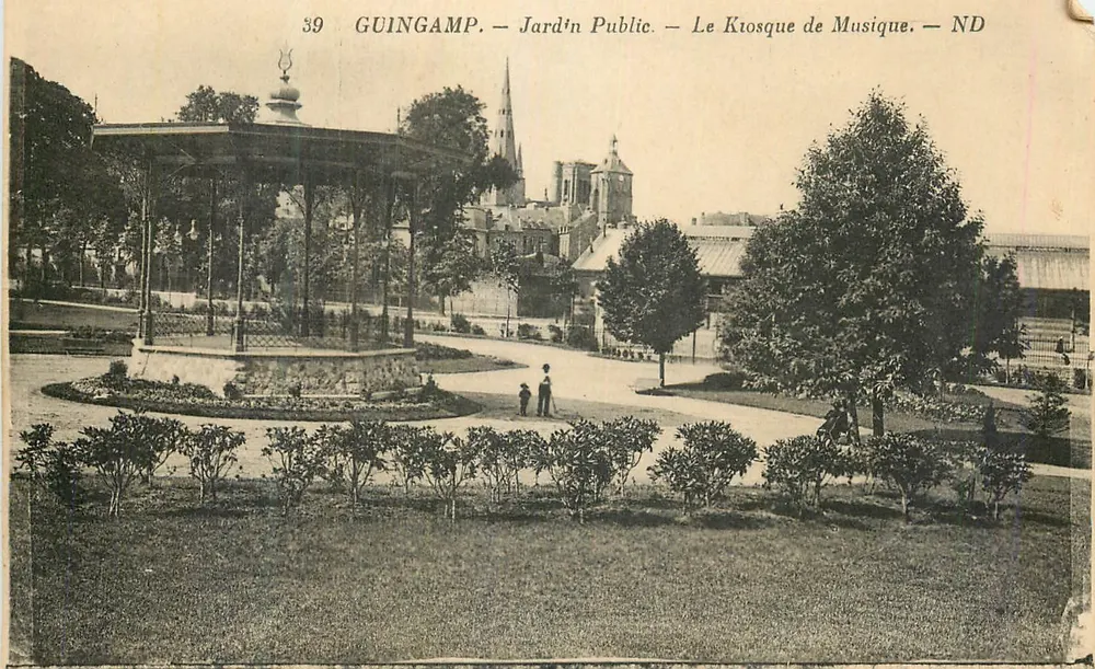Guingamp — Jardim Público — O Kiosco de Música — ND - Frente