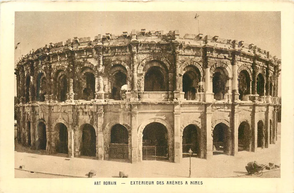Arts Romain — Exterieur des Arènes à Nîmes - Recto