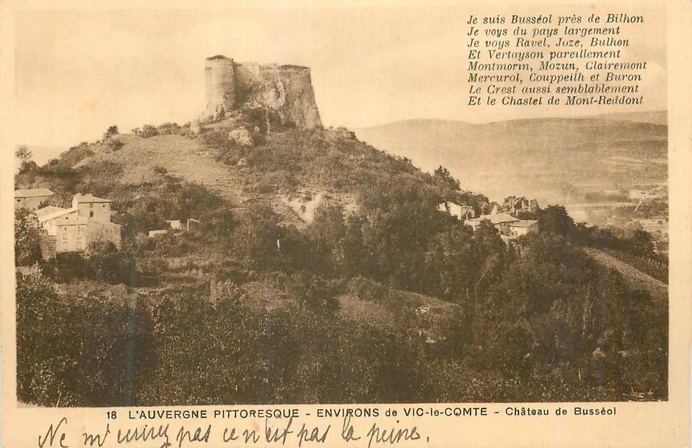 Schloss Busséol — Umgebung von Vic-le-Comte — Das pittoreske Auvergne - Vorderseite