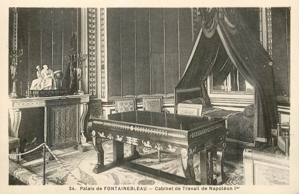 Schloss FONTAINEBLEAU — Studierzimmer von Napoleon I — Nr. 24 - Vorderseite