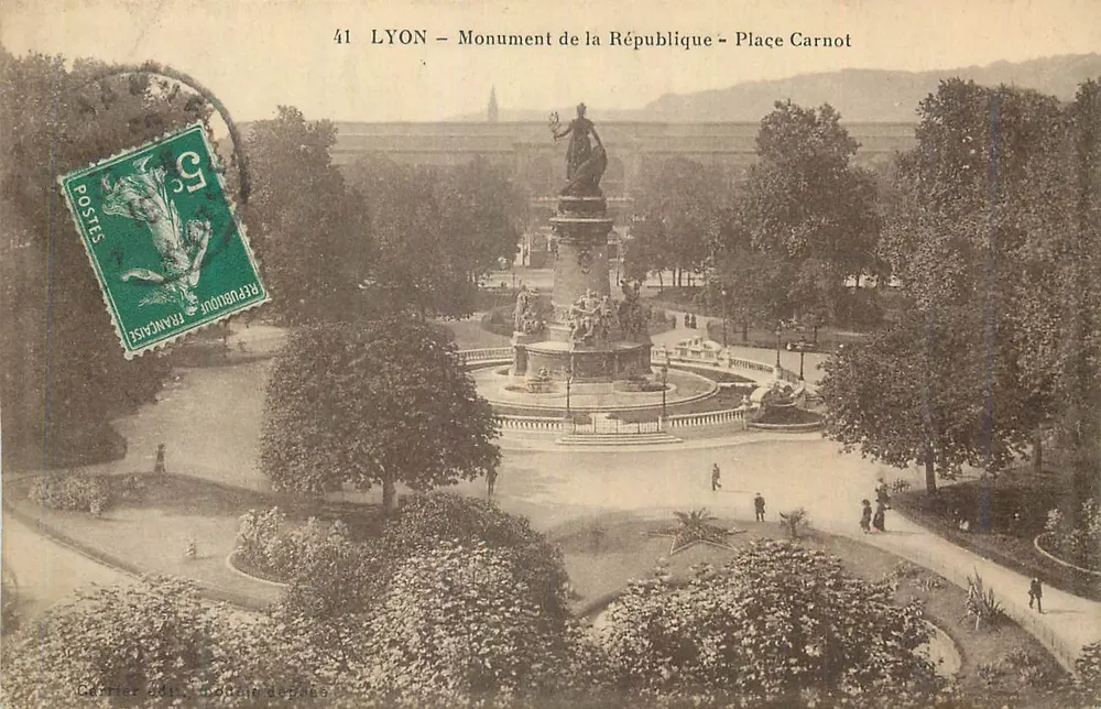 LYON – Monumento da República – Praça Carnot - Frente